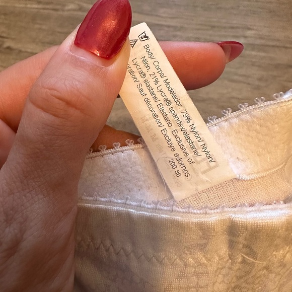 🔴FLEXEES White Corset - Picture 8 of 8